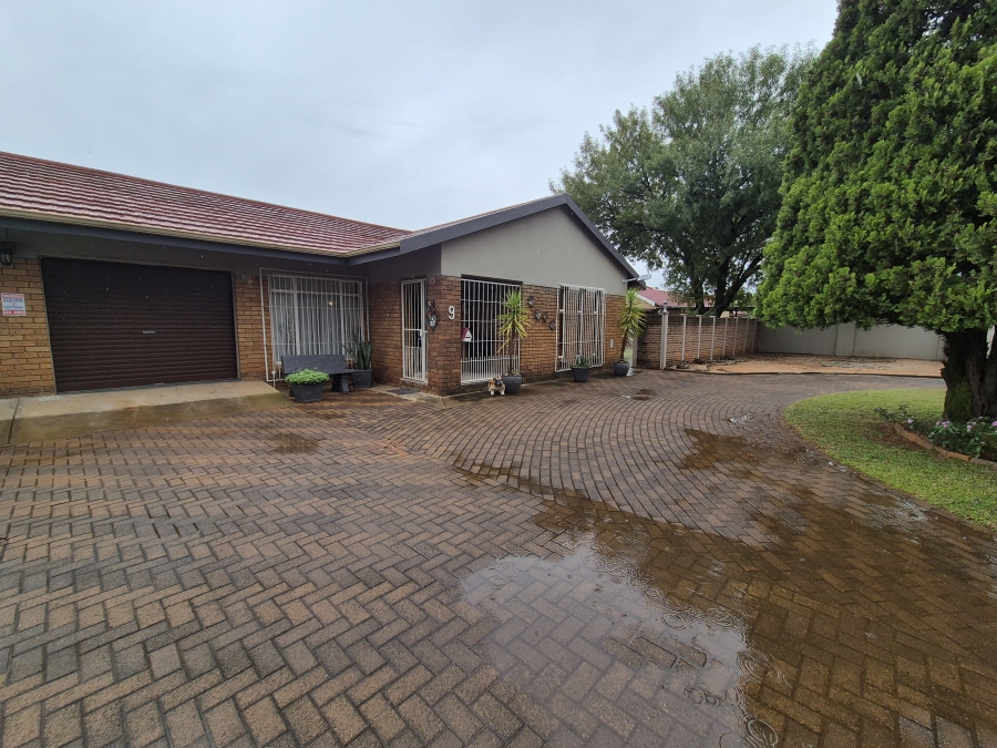 3 Bedroom Property for Sale in Stilfontein Ext 4 North West